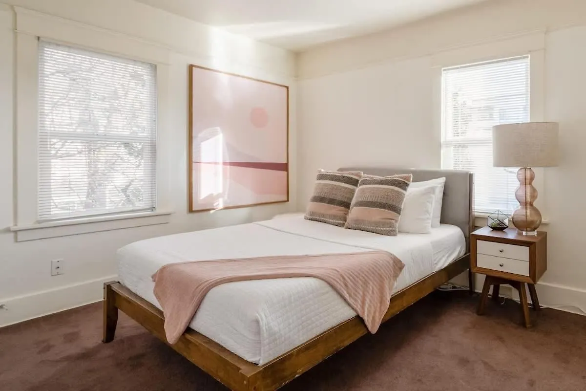 Holiday home Stay Portland - Heartofbuckman Midcentury Dream 86 Walkscore 3Br United States