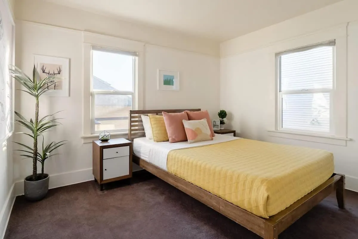 Stay Portland - Heartofbuckman Midcentury Dream 86 Walkscore 3Br 0*,  United States
